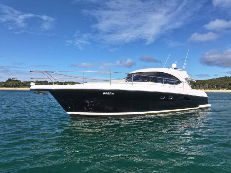 Riviera 4700 Sport Yacht