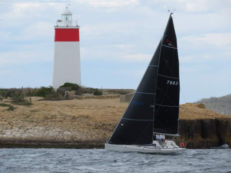 Farr Mumm 36 ROBERTSON & CAINE