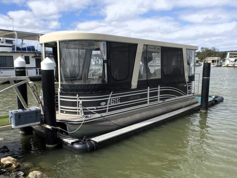 Harris Solstice 240 "Premium Alloy Pontoon Boat With Many Extras".