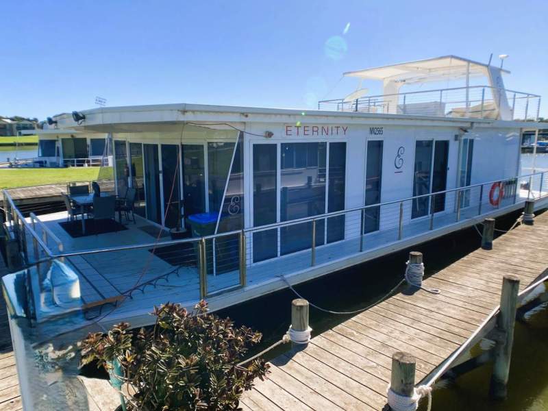 "Eternity" 2021, Dual Deck, 3-Q Bed, 2-Bath, H/Boat
