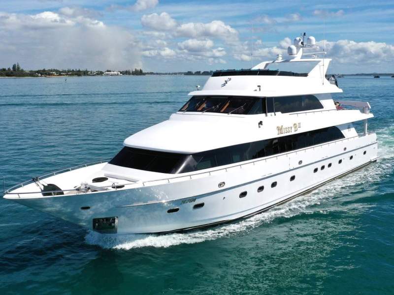 Hargrave 115 Motor Yacht Tri Deck