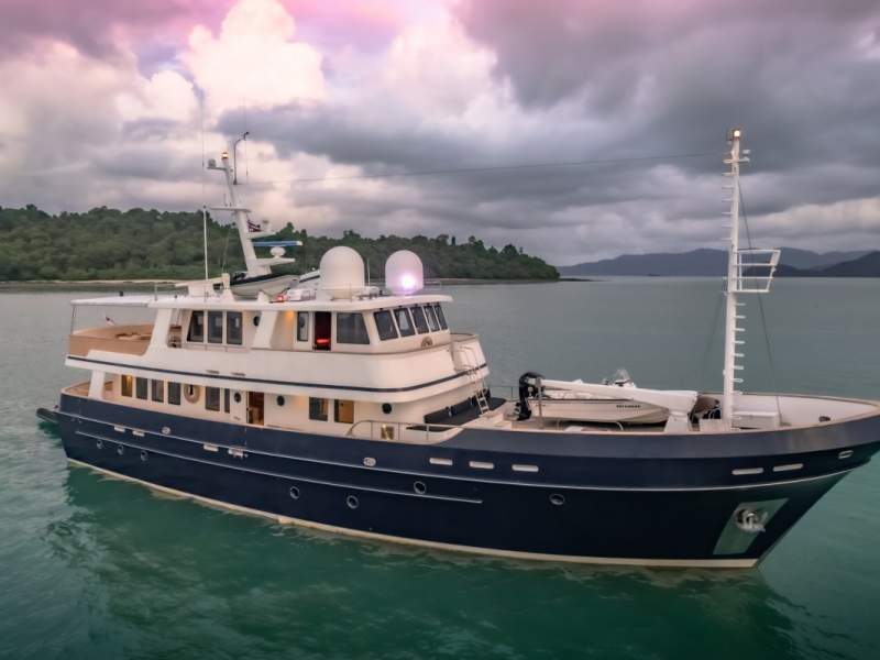 Cheoy Lee Expedition 90